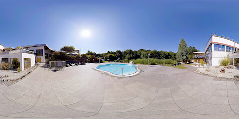 Sauna Park - Pool Without People